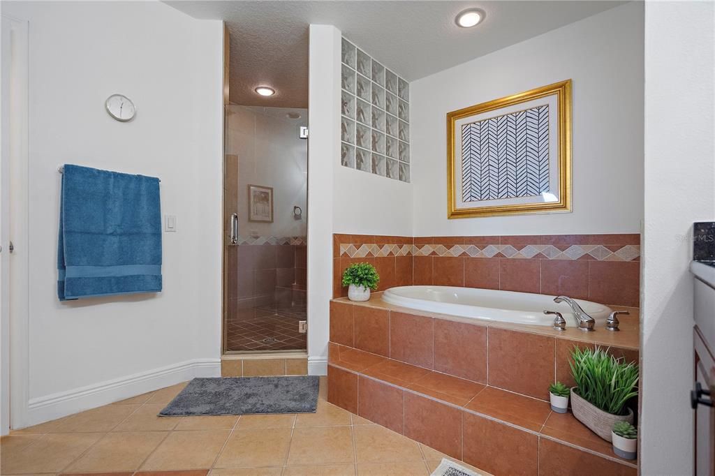 For Sale: $848,500 (3 beds, 3 baths, 1995 Square Feet)