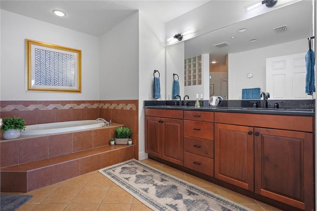 For Sale: $848,500 (3 beds, 3 baths, 1995 Square Feet)