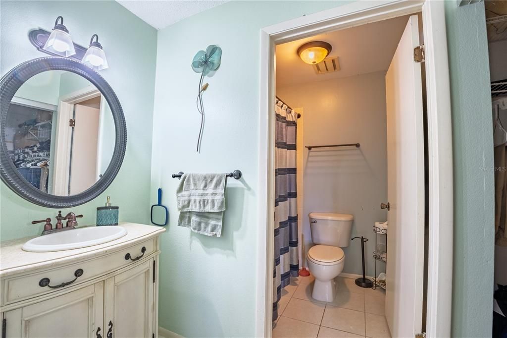 Active With Contract: $135,000 (2 beds, 2 baths, 1075 Square Feet)