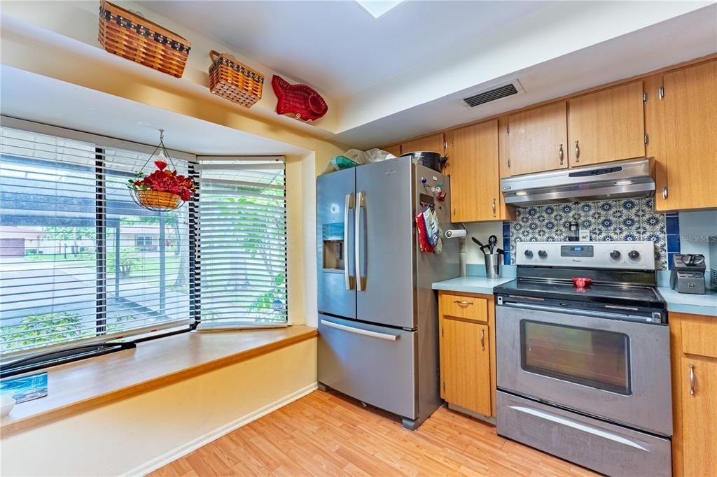 Active With Contract: $135,000 (2 beds, 2 baths, 1075 Square Feet)