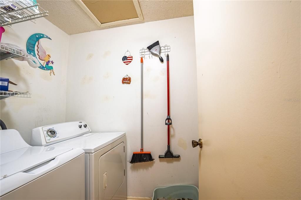 Active With Contract: $135,000 (2 beds, 2 baths, 1075 Square Feet)