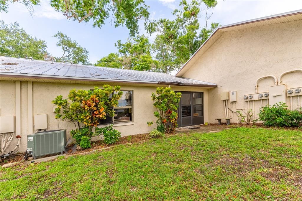 Active With Contract: $135,000 (2 beds, 2 baths, 1075 Square Feet)