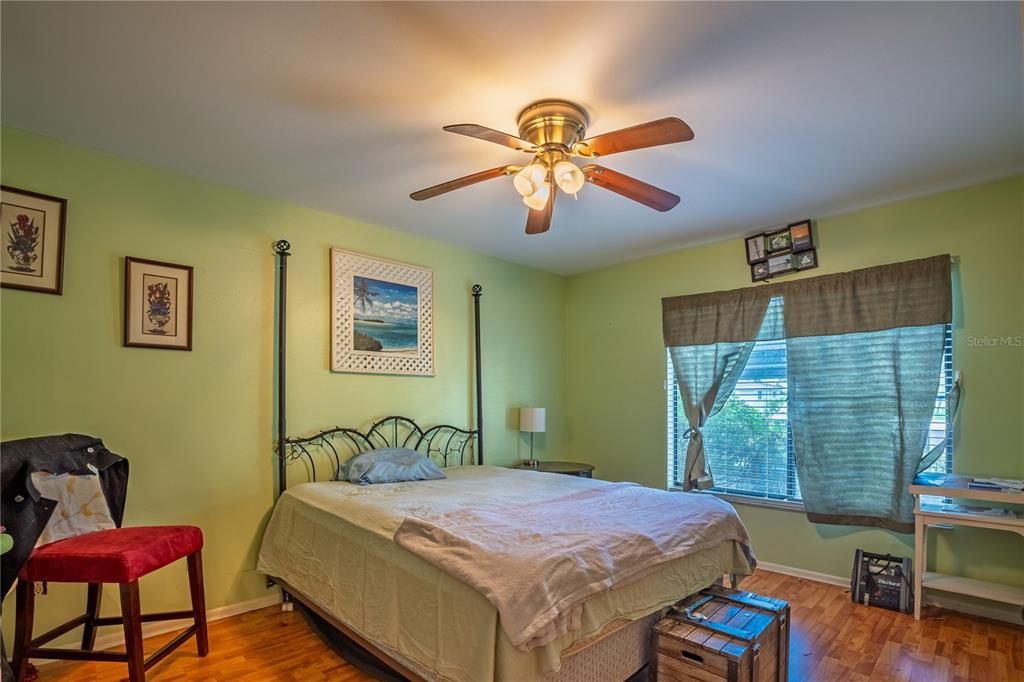 Active With Contract: $135,000 (2 beds, 2 baths, 1075 Square Feet)