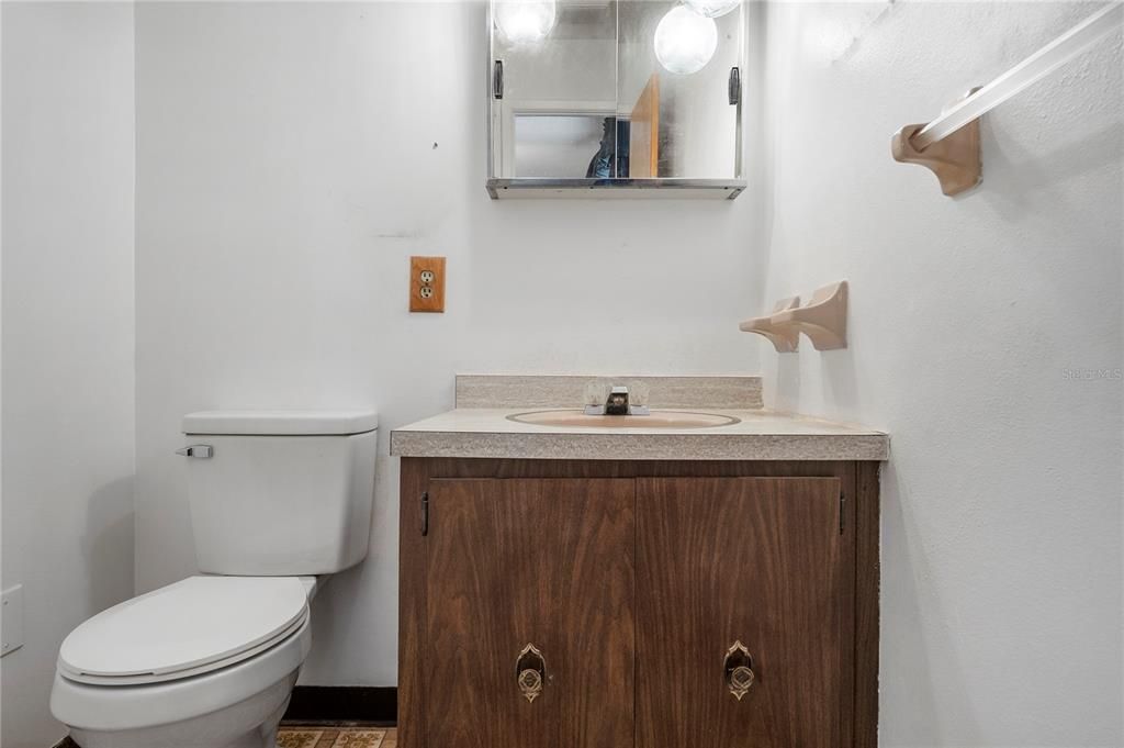 待售: $344,000 (3 贝兹, 2 浴室, 1369 平方英尺)