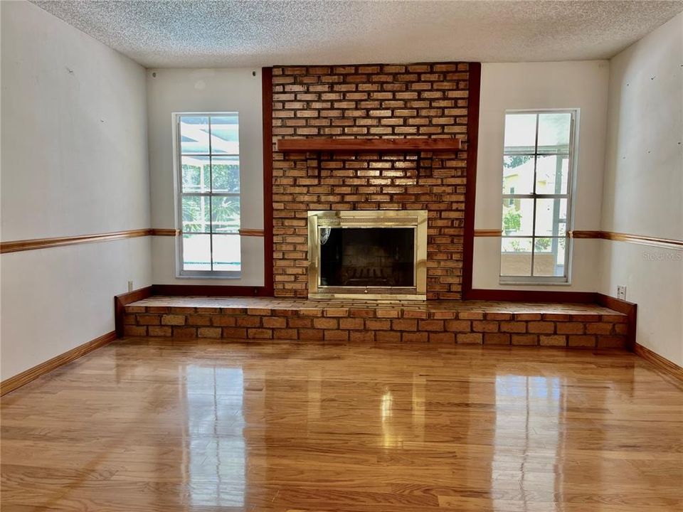 待售: $344,000 (3 贝兹, 2 浴室, 1369 平方英尺)