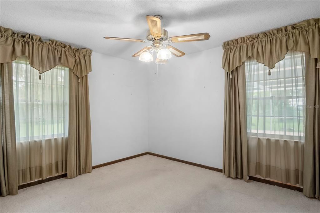 待售: $344,000 (3 贝兹, 2 浴室, 1369 平方英尺)