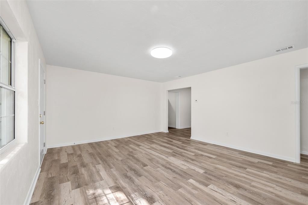 На продажу: $238,999 (3 спален, 1 ванн, 1652 Квадратных фут)