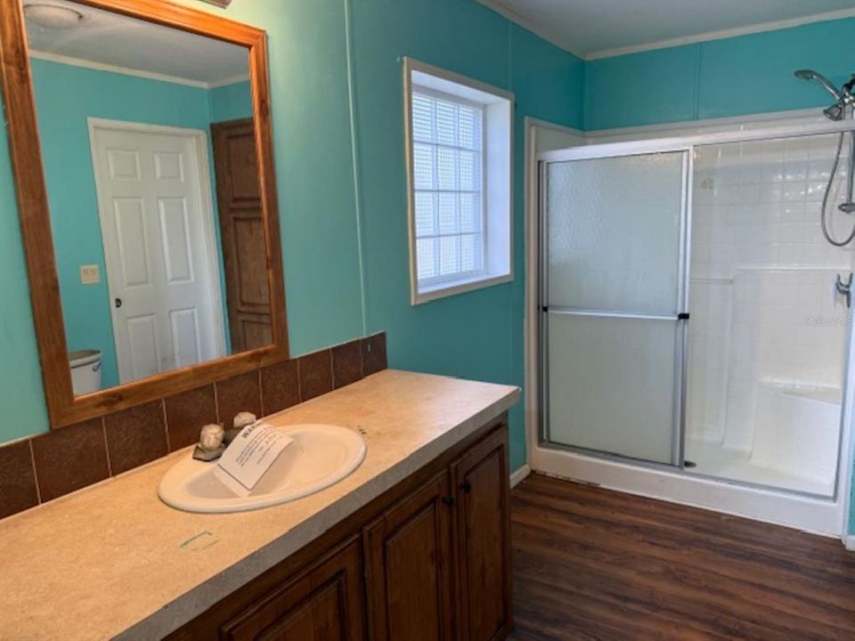 Activo con contrato: $95,000 (3 camas, 2 baños, 1431 Pies cuadrados)