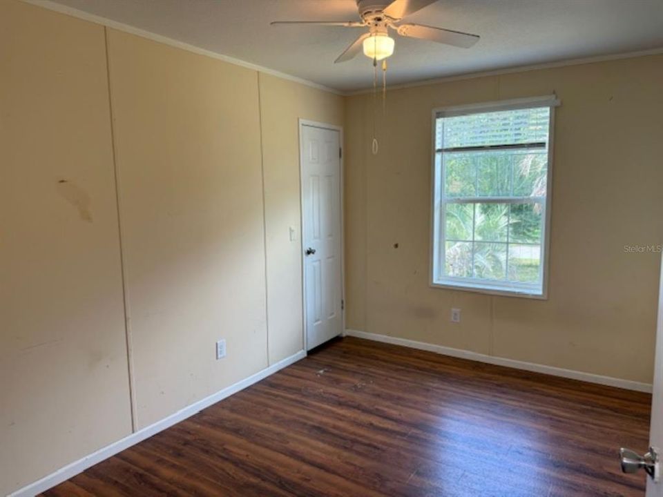 Activo con contrato: $95,000 (3 camas, 2 baños, 1431 Pies cuadrados)