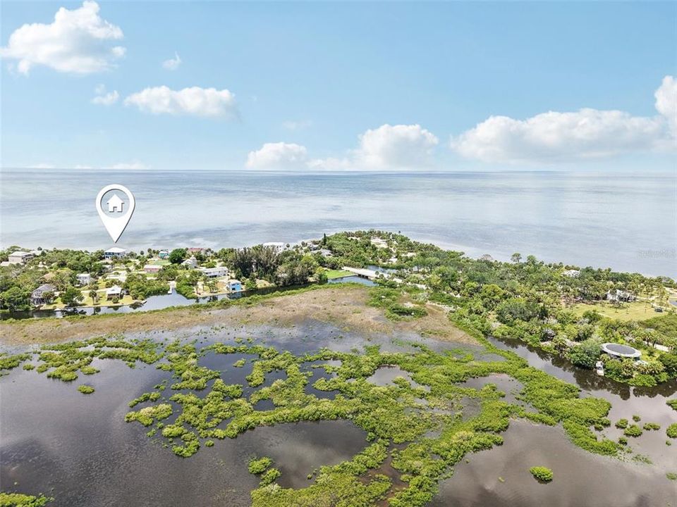 Под контрактом: $495,400 (2 спален, 1 ванн, 800 Квадратных фут)