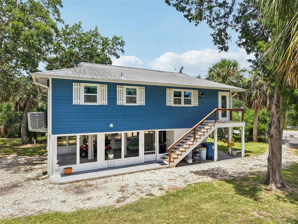 Под контрактом: $495,400 (2 спален, 1 ванн, 800 Квадратных фут)