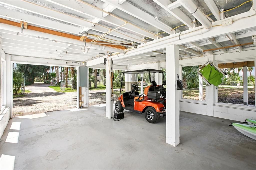 Под контрактом: $495,400 (2 спален, 1 ванн, 800 Квадратных фут)