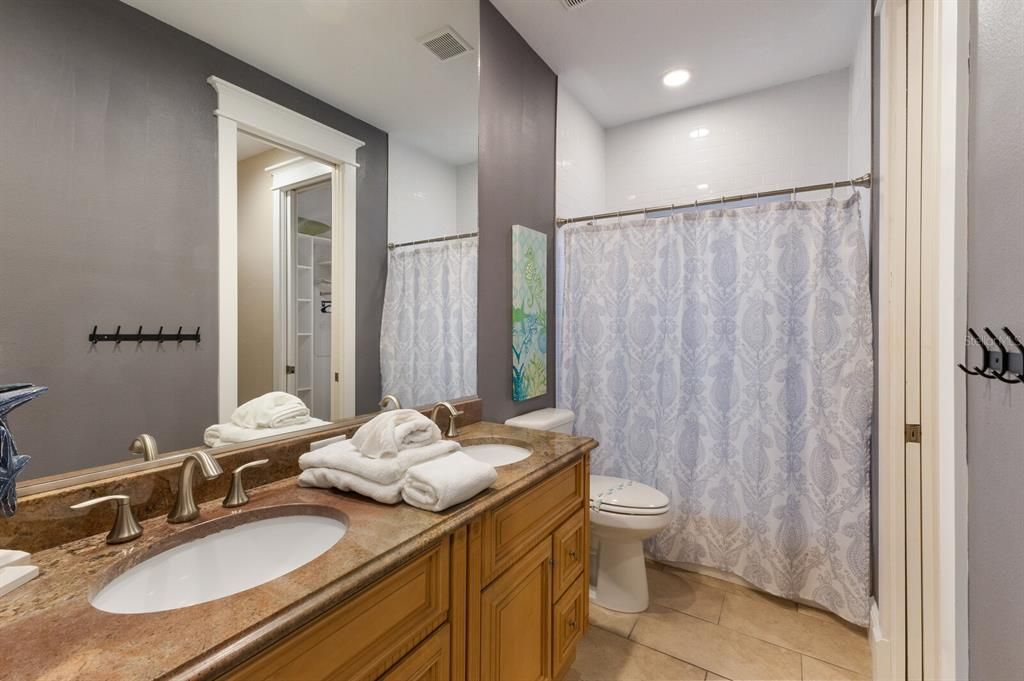 待售: $2,450,000 (4 贝兹, 3 浴室, 2113 平方英尺)