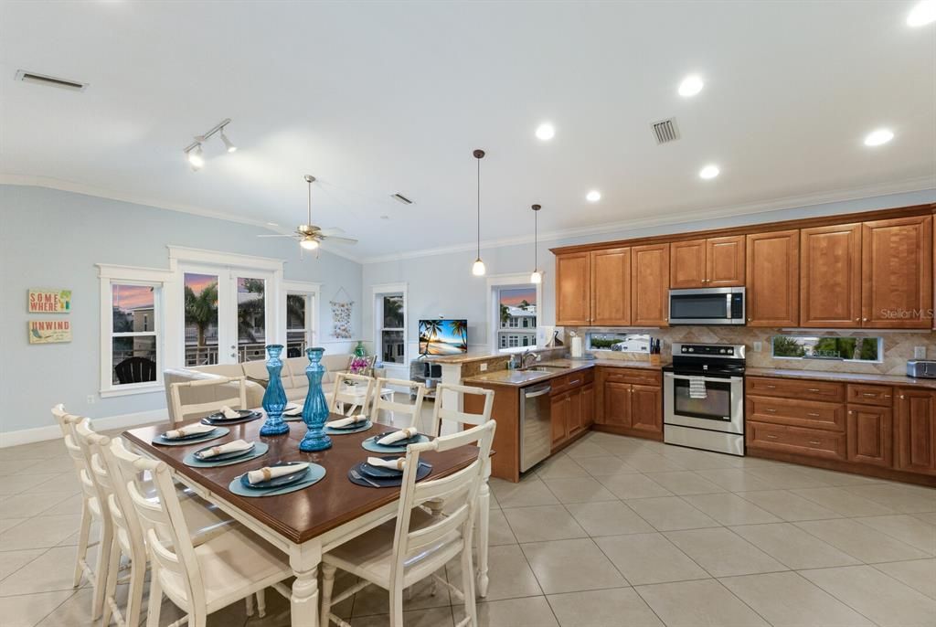 待售: $2,450,000 (4 贝兹, 3 浴室, 2113 平方英尺)