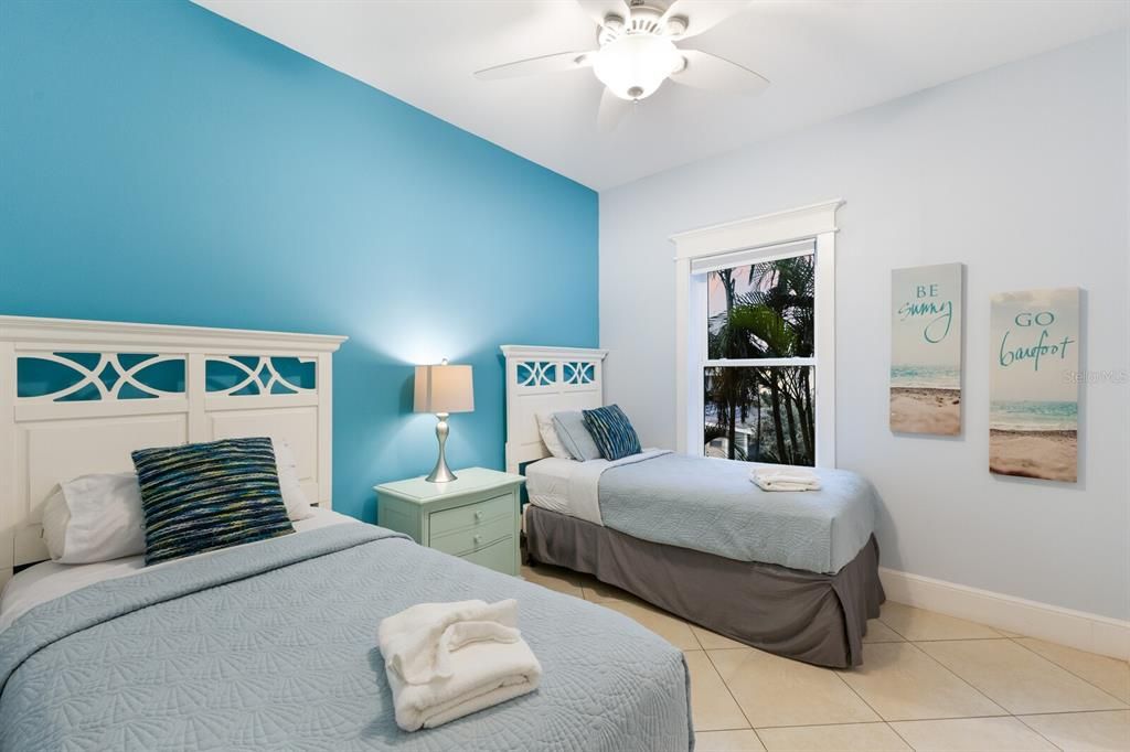 待售: $2,450,000 (4 贝兹, 3 浴室, 2113 平方英尺)