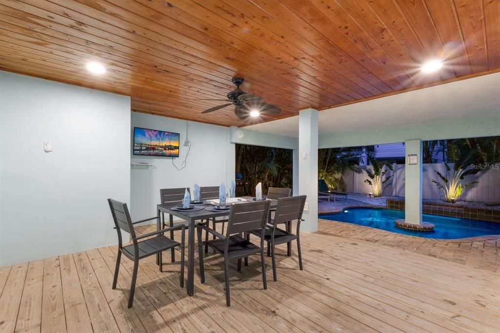 待售: $2,450,000 (4 贝兹, 3 浴室, 2113 平方英尺)