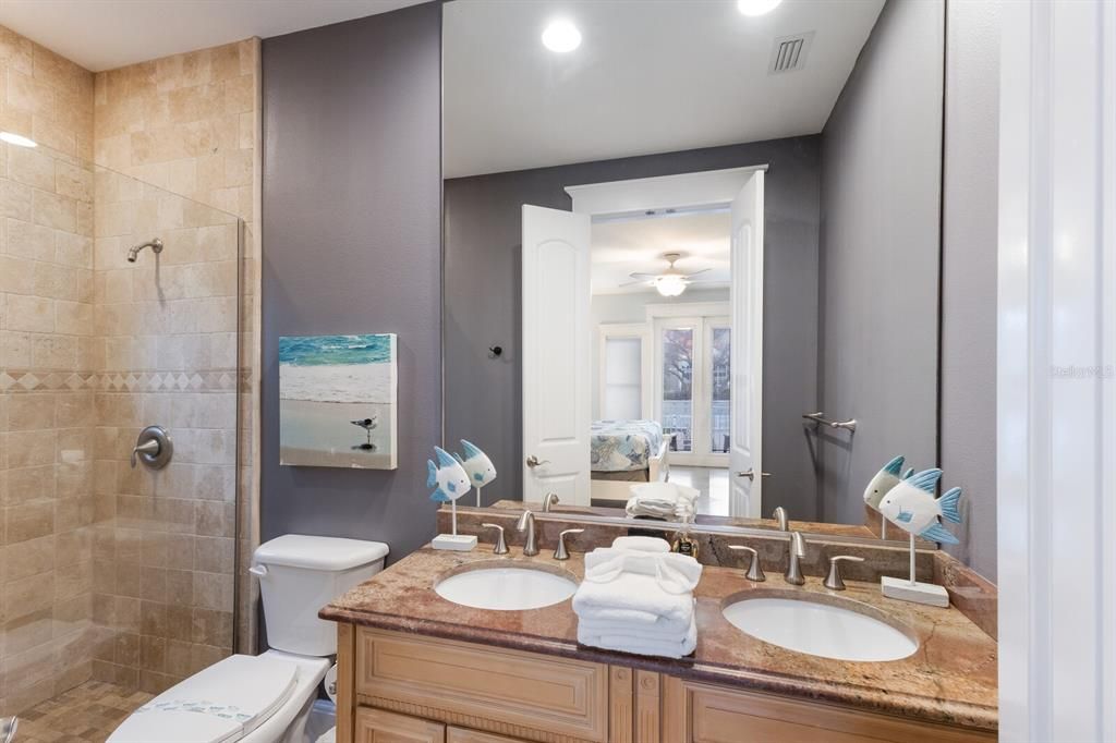 待售: $2,450,000 (4 贝兹, 3 浴室, 2113 平方英尺)