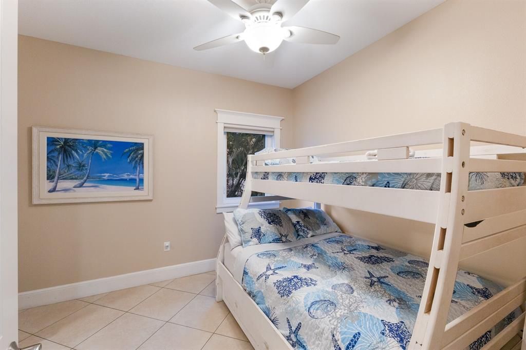 待售: $2,450,000 (4 贝兹, 3 浴室, 2113 平方英尺)