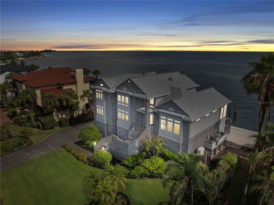 For Sale: $4,495,000 (4 beds, 3 baths, 4576 Square Feet)