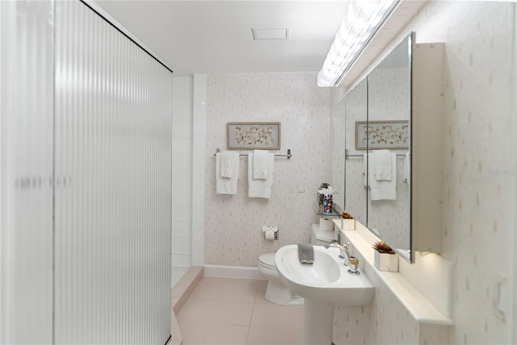 For Sale: $4,495,000 (4 beds, 3 baths, 4576 Square Feet)