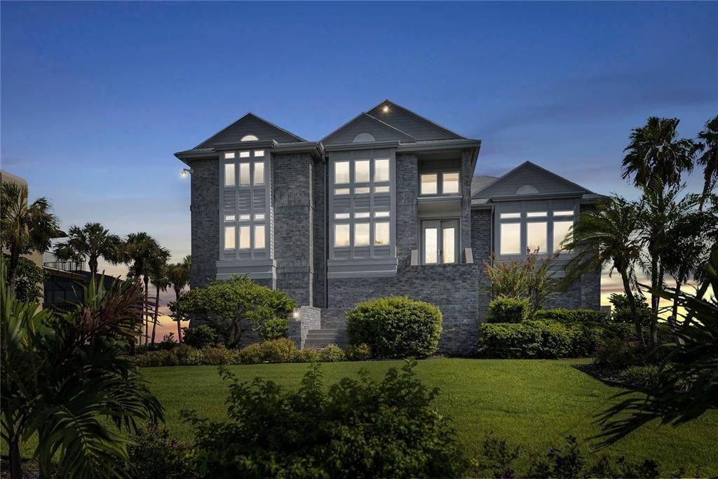 For Sale: $4,495,000 (4 beds, 3 baths, 4576 Square Feet)