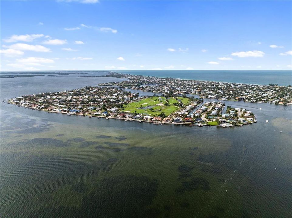 For Sale: $4,495,000 (4 beds, 3 baths, 4576 Square Feet)