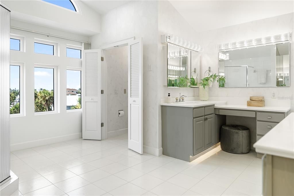 For Sale: $4,495,000 (4 beds, 3 baths, 4576 Square Feet)