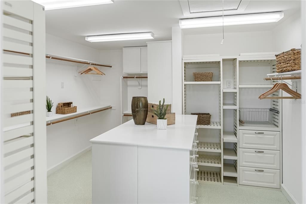 For Sale: $4,495,000 (4 beds, 3 baths, 4576 Square Feet)