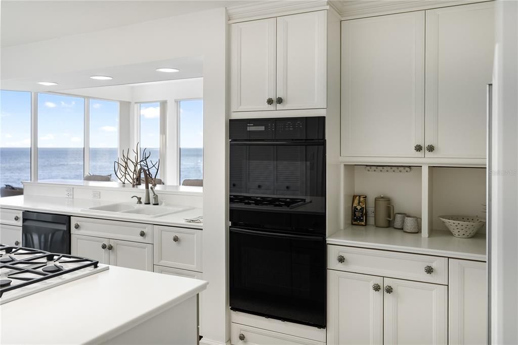 For Sale: $4,495,000 (4 beds, 3 baths, 4576 Square Feet)