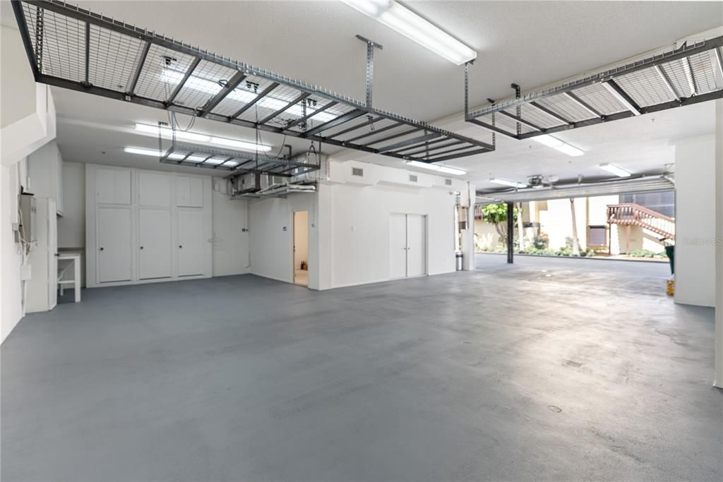 For Sale: $4,495,000 (4 beds, 3 baths, 4576 Square Feet)