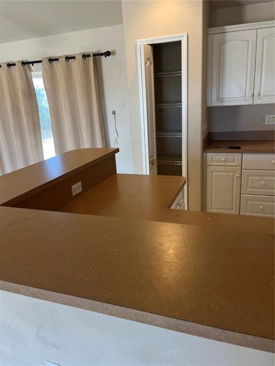 Под контрактом: $200,000 (3 спален, 2 ванн, 1531 Квадратных фут)