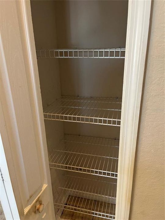 Под контрактом: $200,000 (3 спален, 2 ванн, 1531 Квадратных фут)