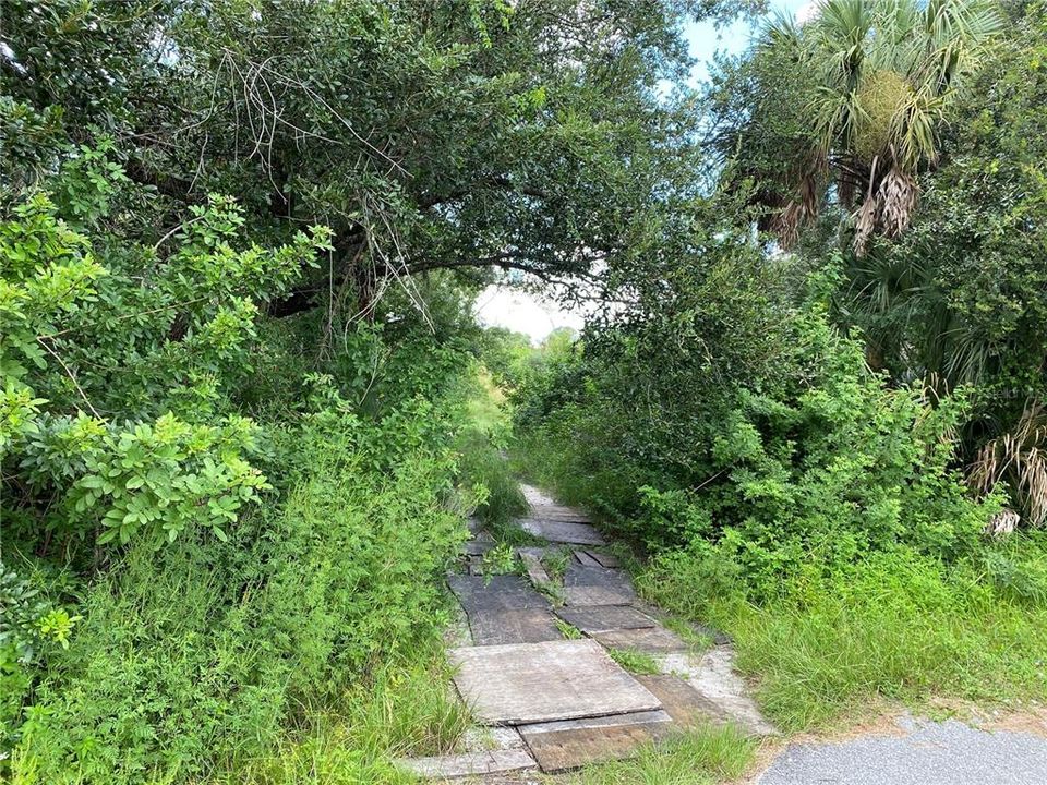 На продажу: $225,000 (3.34 acres)