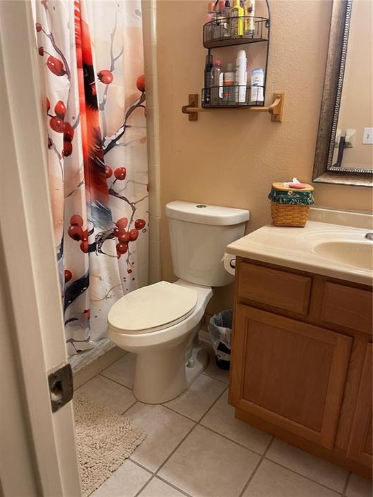 合同活跃: $243,900 (2 贝兹, 2 浴室, 1126 平方英尺)