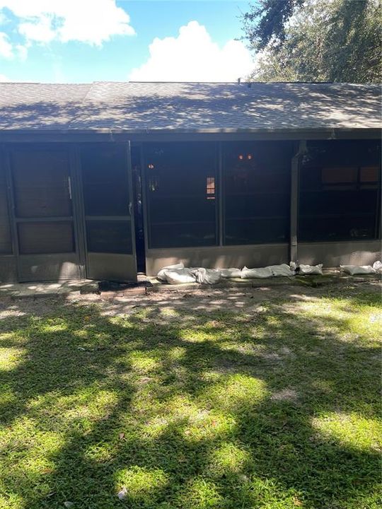 合同活跃: $243,900 (2 贝兹, 2 浴室, 1126 平方英尺)