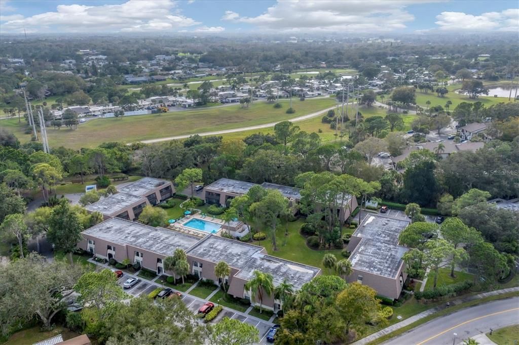 Active With Contract: $1,800 (2 beds, 2 baths, 967 Square Feet)