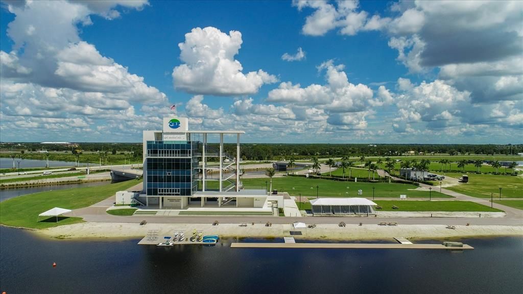 Active With Contract: $1,800 (2 beds, 2 baths, 967 Square Feet)