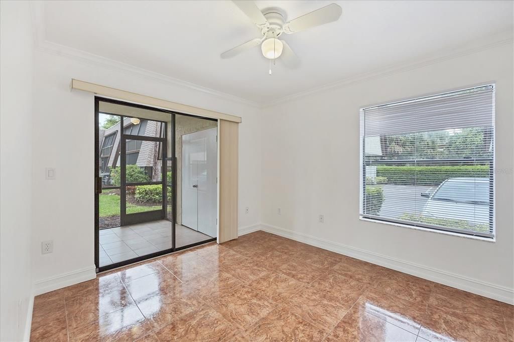 Active With Contract: $1,800 (2 beds, 2 baths, 967 Square Feet)