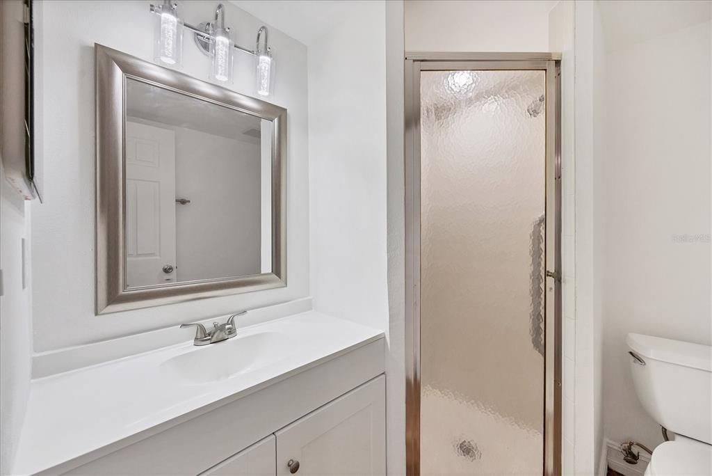 Active With Contract: $1,800 (2 beds, 2 baths, 967 Square Feet)