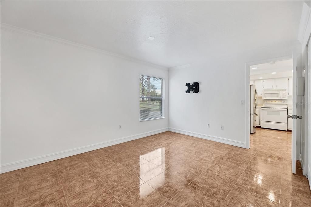 Active With Contract: $1,800 (2 beds, 2 baths, 967 Square Feet)