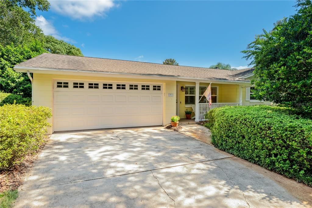 Vendido Recientemente: $1,040,000 (4 camas, 3 baños, 2720 Pies cuadrados)