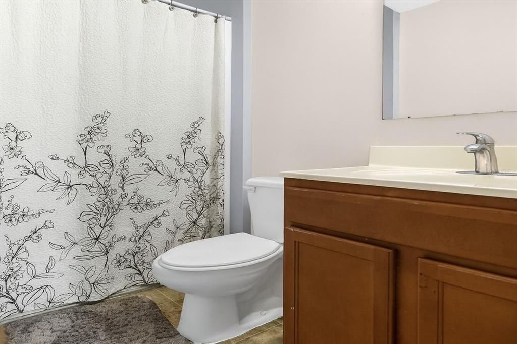 待售: $275,000 (3 贝兹, 2 浴室, 1703 平方英尺)