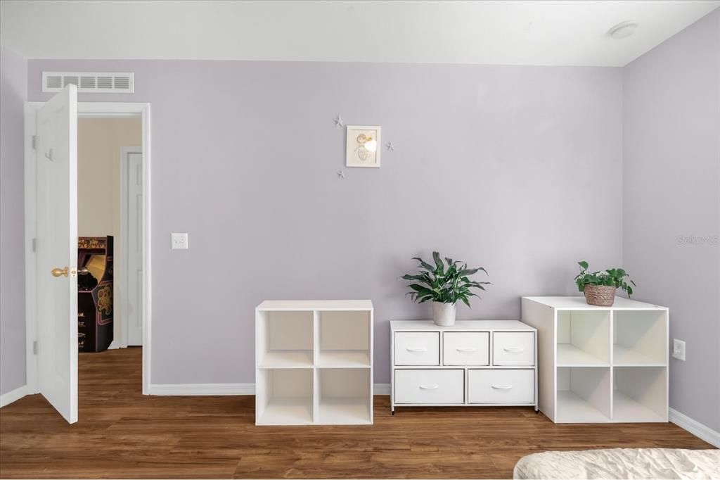 待售: $275,000 (3 贝兹, 2 浴室, 1703 平方英尺)