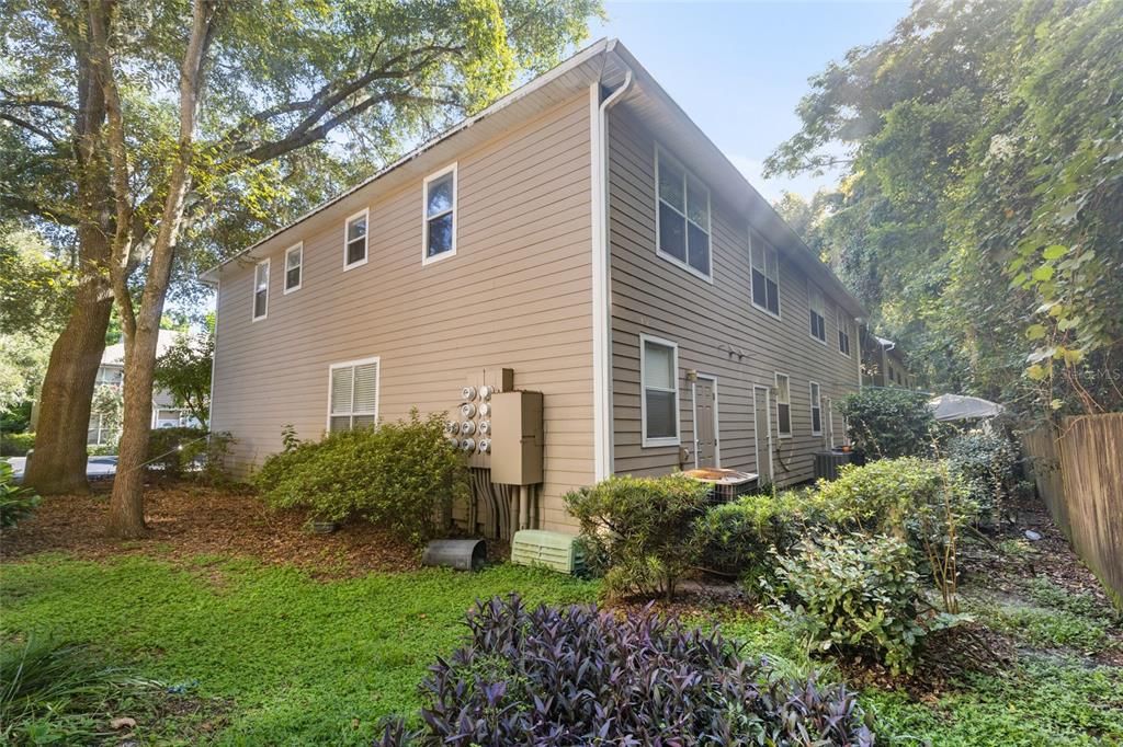 Под контрактом: $189,900 (2 спален, 2 ванн, 1172 Квадратных фут)