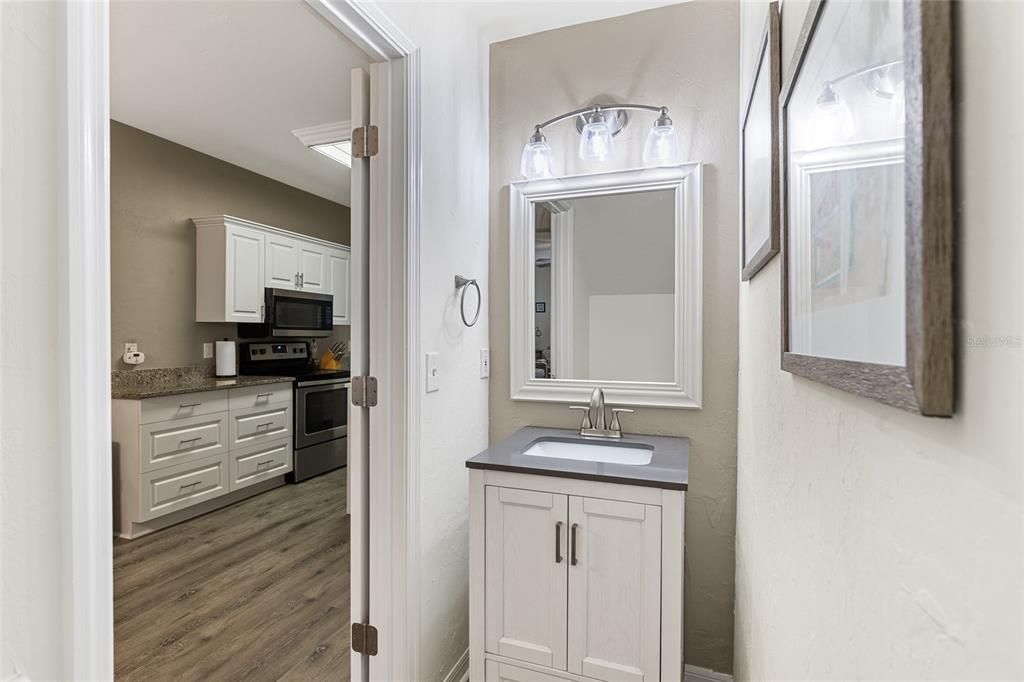 Под контрактом: $189,900 (2 спален, 2 ванн, 1172 Квадратных фут)