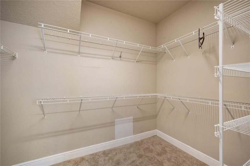 For Rent: $2,995 (4 beds, 3 baths, 2860 Square Feet)