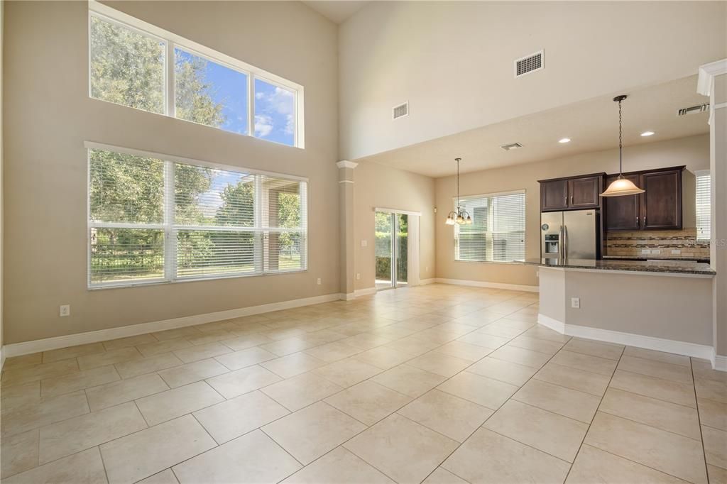 For Rent: $2,995 (4 beds, 3 baths, 2860 Square Feet)