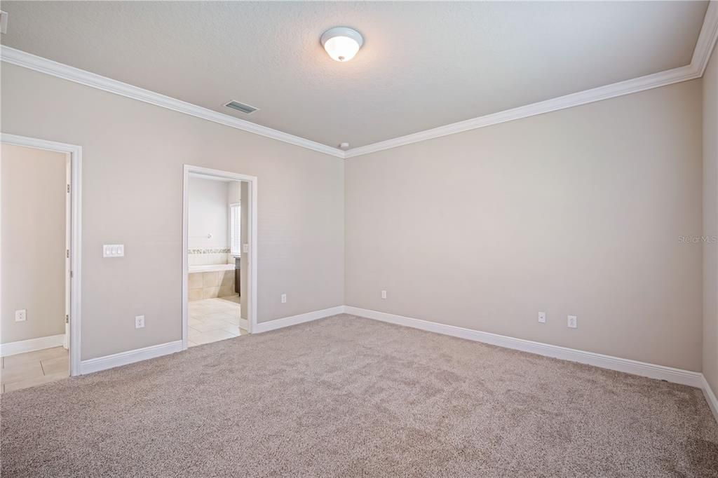 For Rent: $2,995 (4 beds, 3 baths, 2860 Square Feet)