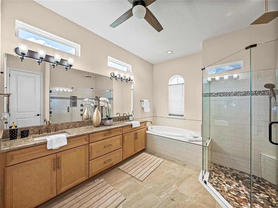 待售: $1,599,000 (4 贝兹, 3 浴室, 3440 平方英尺)