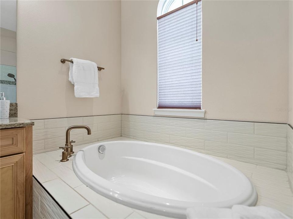 待售: $1,599,000 (4 贝兹, 3 浴室, 3440 平方英尺)